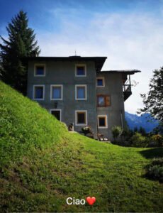 Casa alpina in estate